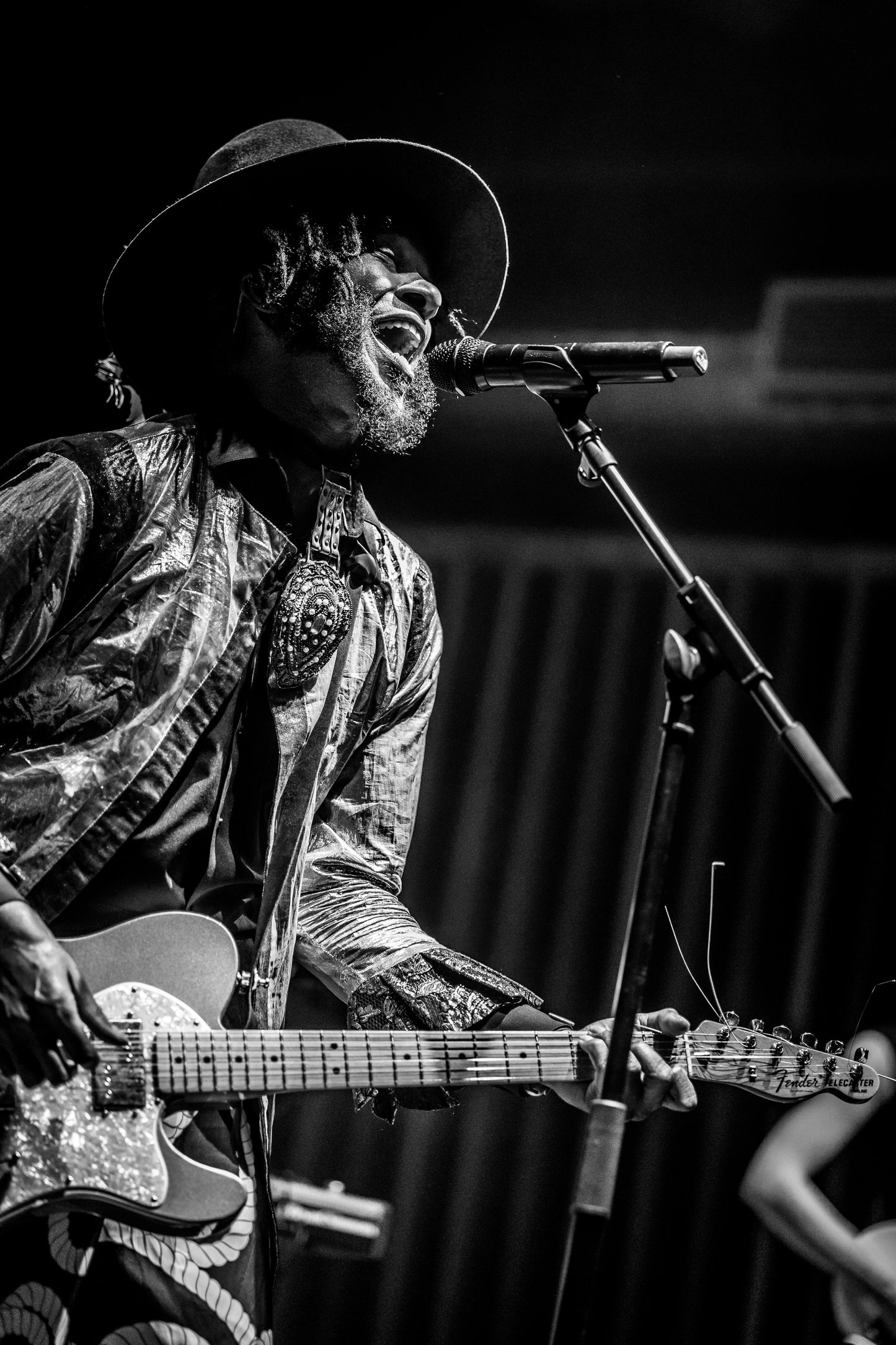 Iconic '24/25 Gold Tour Robe