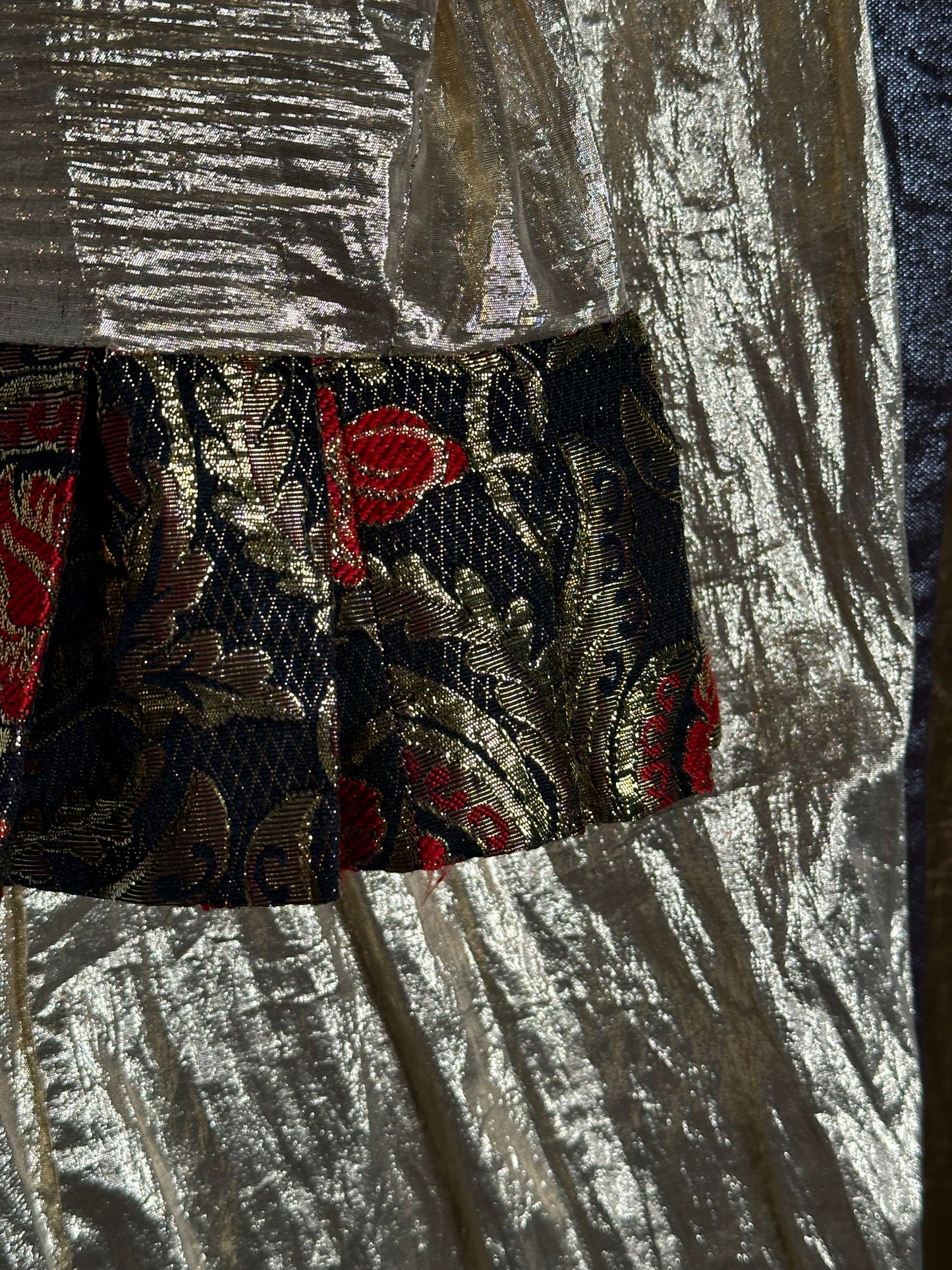 Iconic '24/25 Gold Tour Robe